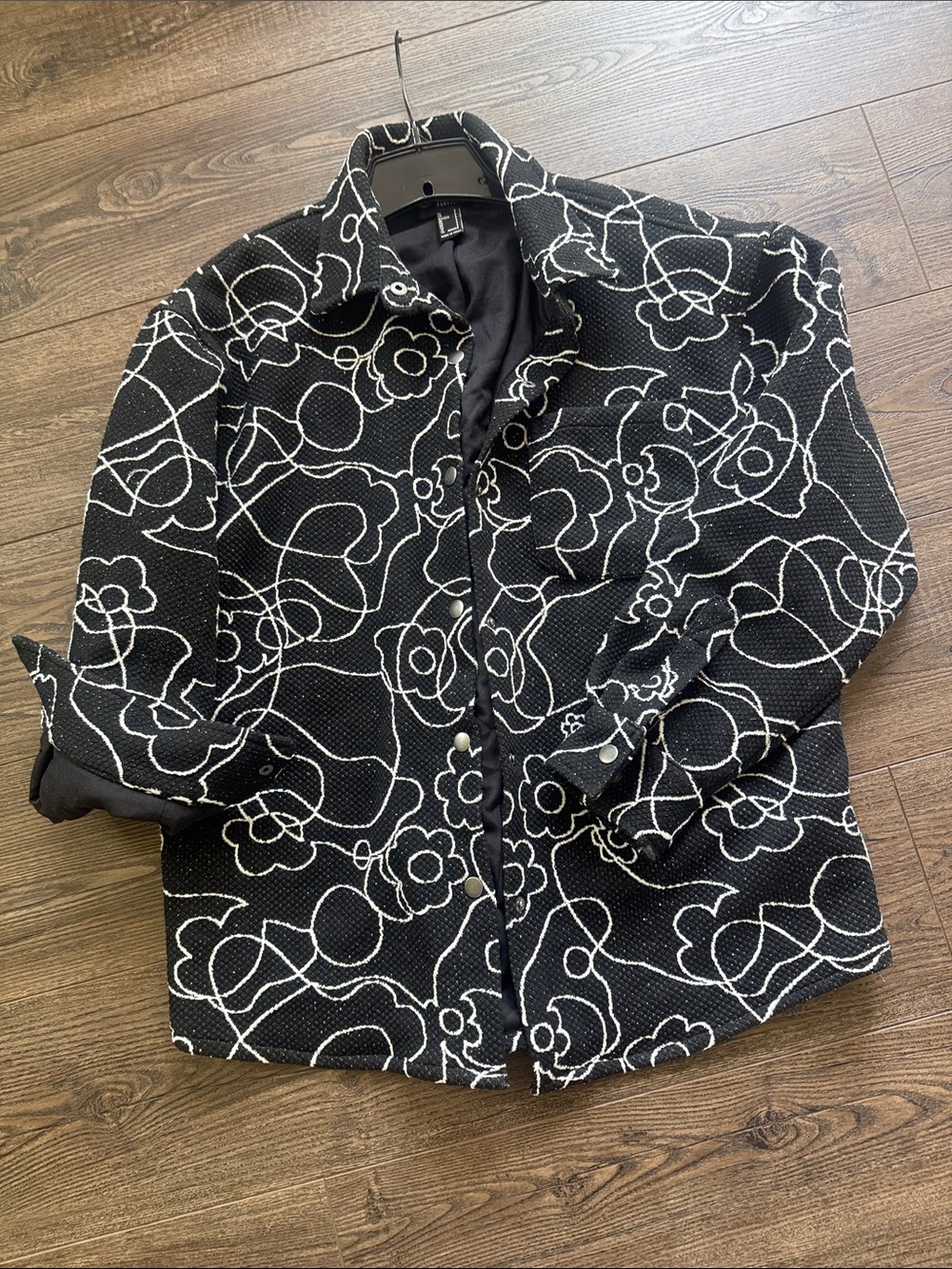 Forever 21 NWOT Black Quilted Floral Shacket with Snap Front Small